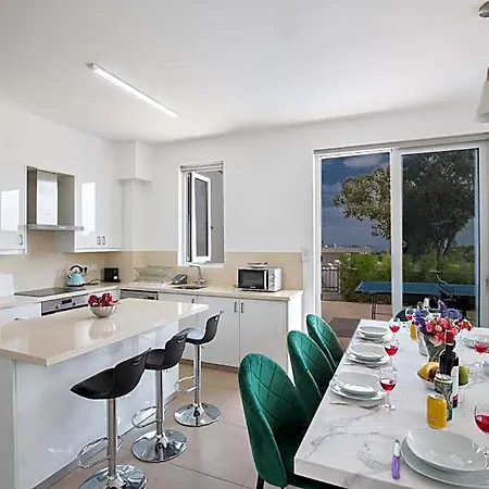 Po490b, Modern 5bdr With Pool, Close To The Beaches Hotel 3*