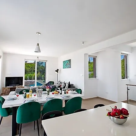 Hotel Po490b, Modern 5bdr With Pool, Close To The Beaches