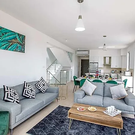 Po490b, Modern 5bdr With Pool, Close To The Beaches