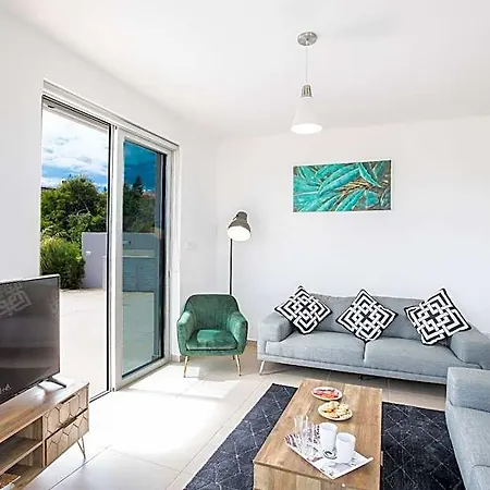 Po490b, Modern 5bdr With Pool, Close To The Beaches Hotel 3*