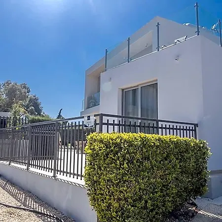 Po490b, Modern 5bdr With Pool, Close To The Beaches 3*