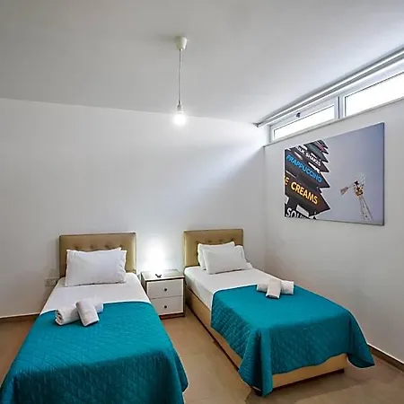 Po490b, Modern 5bdr With Pool, Close To The Beaches 3*